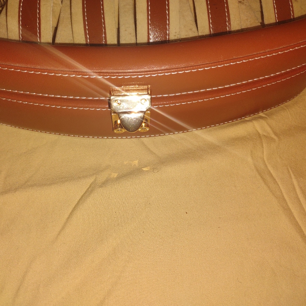 Watch case - Picture 3 of 15